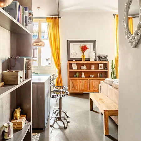Industrial-chic In The Heart Of Isola Apartment